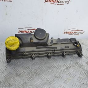 Кришка клапанна 1.5 DCI Renault Kangoo Scenic Megane Laguna 2009- кришка клапанів пластик Рено 8200756123