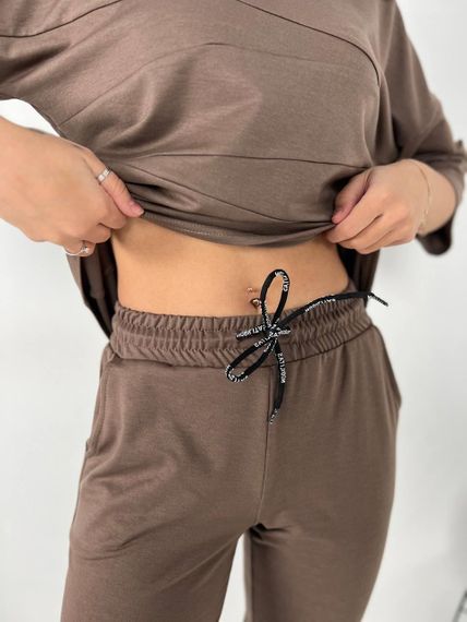 Женский спортивный прогулочный костюм с укороченными штанами NB24003 мокко, размер 42/44 | Зображення 2