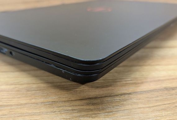 Ігровий ноутбук Б-клас Dell Inspiron 15-5577 / 15.6" (1920x1080) IPS / Intel Core i7-7700HQ (4 (8) ядра по 2.8 - 3.8 GHz) / 16 GB DDR4 / 128 GB SSD + 1000 GB HDD / nVidia GeForce GTX 1050, 4 GB GDDR5, 128-bit / WebCam / HDMI / Windows 10 б/в + Подарунок | Зображення 2