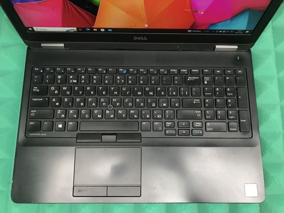 Ноутбук Б-класс Dell Latitude E5570 / 15.6" (1920x1080) IPS / Intel Core i5-6300U (2 (4) ядра по 2.4 - 3.0 GHz) / 8 GB DDR4 / 240 GB SSD / Intel HD Graphics 520 / WebCam / HDMI / Windows 10 б/у | Зображення 3