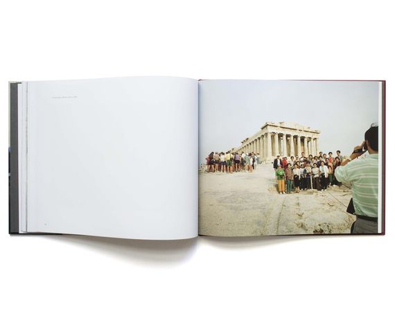 Книга лучшие фотографы мира работы Мартина Парра Martin Parr "Small World" подарочные книги для фотографов | Зображення 6