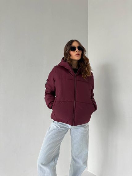 Жіноча тепла стьобана коротка зефірка куртка на блискавці з капюшоном розмір 48/50 колір бордовий UH270