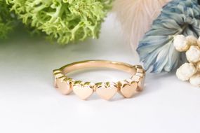 Женское золотое кольцо с сердечками 20
