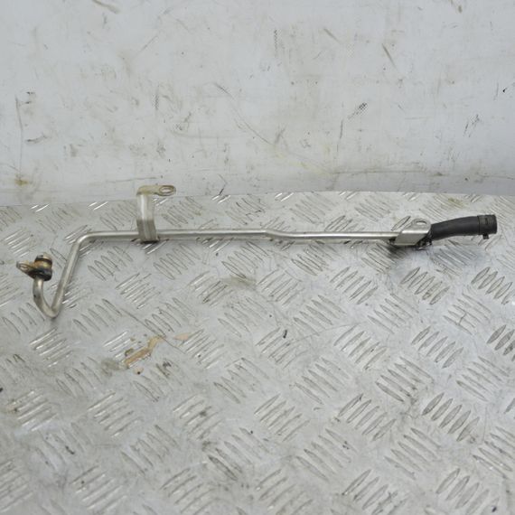 Патрубок радіатора 1.4 TSI Volkswagen Golf Passat Jetta Трубка системи охолодження Фольксваген Гольф 03C121469F