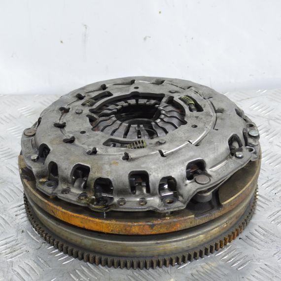 Комплект зчеплення BMW 1-Series F20 F21 3-Series F30 F35 маховик БМВ ф20 ф21 ф30 ф35 21217621180 7621180