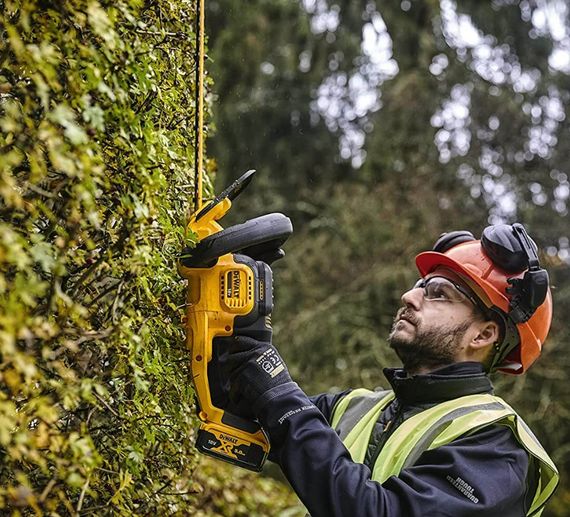 Кущоріз акумуляторний DeWalt з АКБ та ЗП DCMHT563P1 | Зображення 4