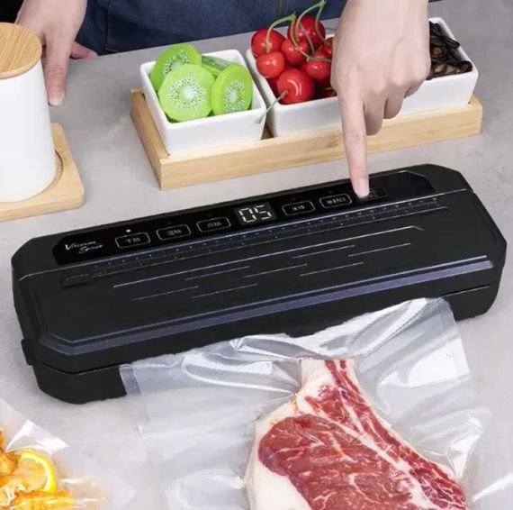 Вакуумный упаковщик Food Vacuum Sealer 65 кПа с резаком и пакетами, чёрный | Зображення 3