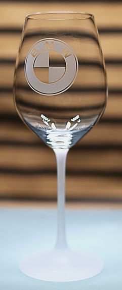 Винний келих 480 мл з гравіюванням BMW  подарунок для автолюбителя  скляний фужер з логотипом авто БМВ | Зображення 2