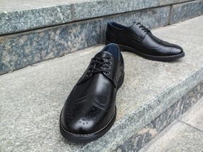 Туфлі броги з оригінальним дизайном 44 розмір