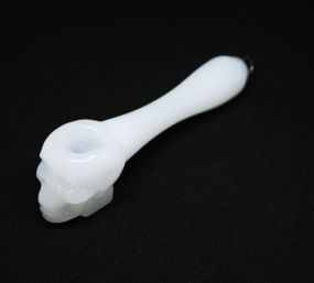 Стеклянная трубка Skull Pipe Белый