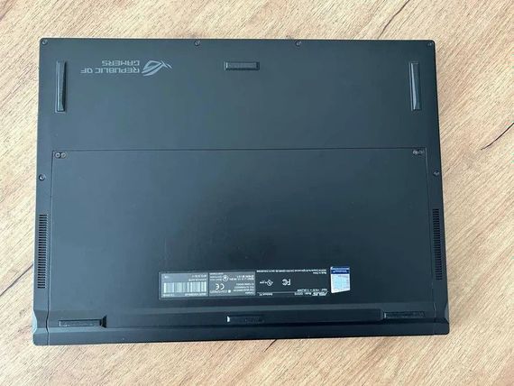 Ноутбук Asus ROG GX531GS 15,6" IPS 144Hz i7 8750H 24Gb SSD 1Tb GTX 1070 MaxQ  Б/В | Зображення 4