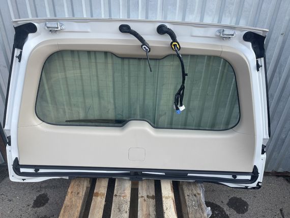 Кришка багажника верхня 2016-2023 біла (USED, оригінал) для Toyota Land Cruiser 200 | Зображення 3