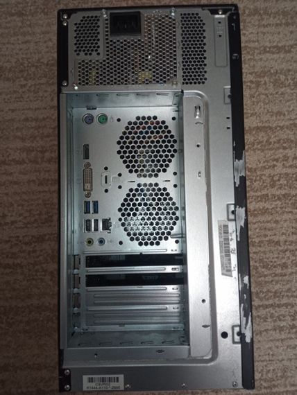 ПК Б-клас Fujitsu Esprimo P557 E85 Tower / Intel Pentium G4400 (2 ядра по 3.3 GHz) / 4 GB DDR4 / 120 GB SSD / Intel HD Graphics 510 б/в | Зображення 2