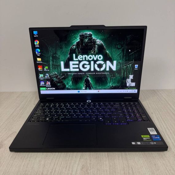 Игровой ноутбук Lenovo Legion 5 15IRX10 / 15.1" (2560x1600) OLED / Intel Core i7-14700HX (20 (28) ядер по 1.5 - 5.5 GHz) / 16 GB DDR5 / 1000 GB SSD / nVidia GeForce RTX 5070, 8 GB GDDR7, 128-bit / WebCam б/у | Зображення 1