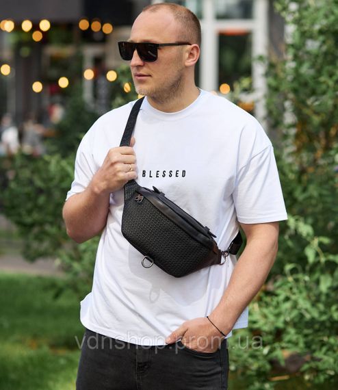 Стильная мужская бананка из натуральной гладкой кожи 22х27х8, нагрудной рюкзак с принтом NM-58744 черный | Зображення 8