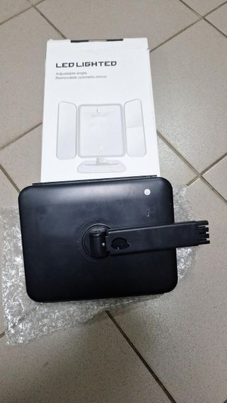 УЦІНКА! Дзеркало потрійне для макіяжу з LED-підсвіткою Magic Makeup Mirror (Надбіт корпус 2752) | Зображення 1