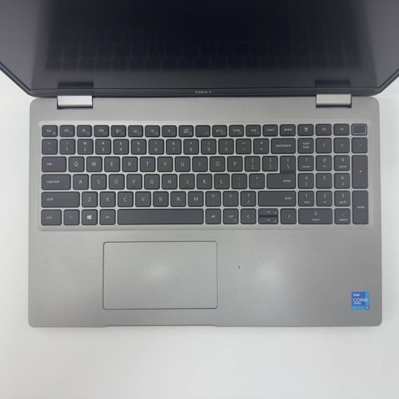 Ультрабук Dell Latitude 5520 / 15.6" (1920x1080) IPS / Intel Core i5-1145G7 (4 (8) ядра по 4.4 GHz) / 16 GB DDR4 / 256 GB SSD / Intel Iris Xe Graphics / WebCam б/у + Подарунок Мышка и коврик | Зображення 3