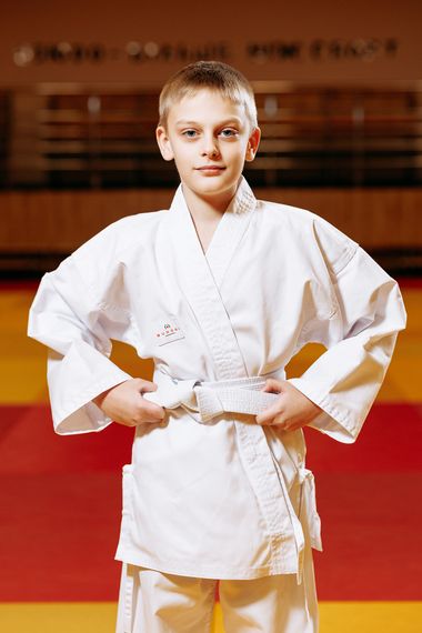 Біле дитяче кімоно для хлопчиків, айкідо, TM BUDOGI, зріст 150 см, щільність 240 гр./м.кв. | Зображення 1