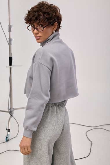 Короткий світшот із декоративними швами та блискавкою на горловині - сірий цвет, M (є розміри) | Зображення 1