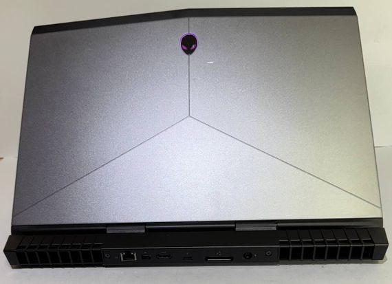 Игровой ноутбук Dell Alienware 15 R3 / 15.6" (1920x1080) IPS / Intel Core i7-7700HQ (4 (8) ядра по 2.8 - 3.8 GHz) / 32 GB DDR4 / 128 GB SSD + 128 GB SSD + 1000 GB HDD / nVidia GeForce GTX 1070, 8 GB GDDR5, 256-bit / WebCam б/у | Зображення 7