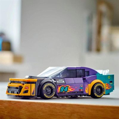 Конструктор LEGO Speed Champions NASCAR Next Gen Chevrolet Camaro ZL1, 328 деталей (76935) | Зображення 13