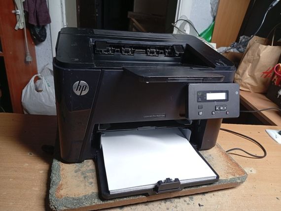 Принтер Б-клас HP LaserJet Pro M201dw / Лазерний монохромний друк / 1200x1200 dpi / A4 / 25 стор./хв / USB 2.0, Ethernet, WiFi / Дуплекс б/в | Зображення 1