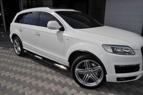 Бічні труби Ø70 (2 шт., Нерж.) d70 з пластиковими вставками для Ауди Q5 2008-2017 рр