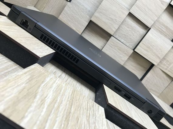 Ноутбук Б-клас Dell Latitude 5490 / 14" (1366x768) TN / Intel Core i5-8250U (4 (8) ядра по 1.6 - 3.4 GHz) / 8 GB DDR4 / 240 GB SSD / Intel UHD Graphics 620 / WebCam / Windows 10 б/в | Зображення 6