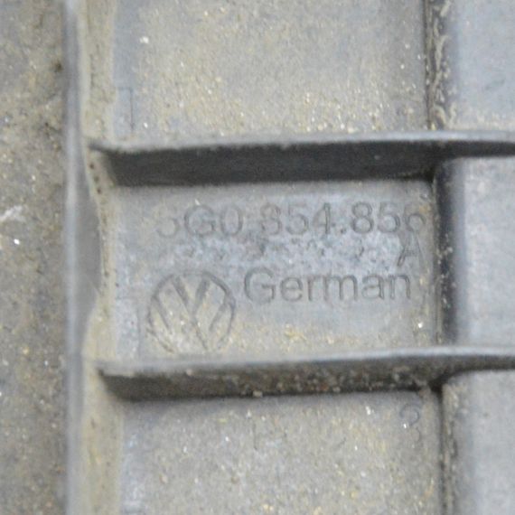 Заглушка порога задня права Volkswagen Golf VII 2012-2020 Бризговик задній правий Фольксваген 5G0854856A | Зображення 2