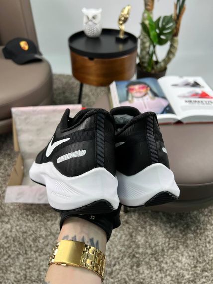 Мужские кроссовки Air Zoom Winflo 8 Shield Black White весна / літо / осінь A3639 44 28 см | Зображення 1