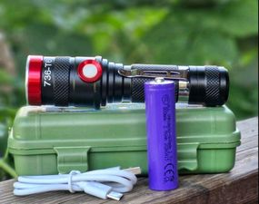 Ліхтар ручний акумуляторний 736-T6 (знімний акумулятор 18650, Micro-USB, Zoom, пластиковий кейс)