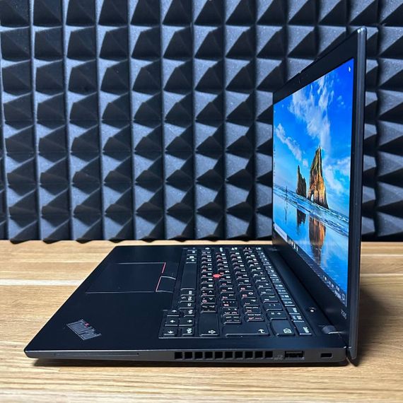Ультрабук Б-клас Lenovo ThinkPad Х395 / 13.3" (1920x1080) TN / AMD Ryzen 5 PRO 3500U (4 (8) ядра по 2.1 - 3.7 GHz) / 8 GB DDR4 / 256 GB SSD / AMD Radeon Vega 8 Graphics / WebCam б/в | Зображення 5