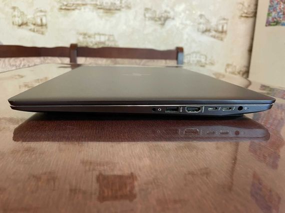 Мобильная рабочая станция HP ZBook Studio G3 / 15.6" (3840x2160) IPS / Intel Xeon E3-1505M v5 (4 (8) ядра по 2.8 - 3.7 GHz) / 16 GB DDR4 / 256 GB SSD / nVidia Quadro M1000M, 4 GB GDDR5, 128-bit / WebCam б/у | Зображення 5