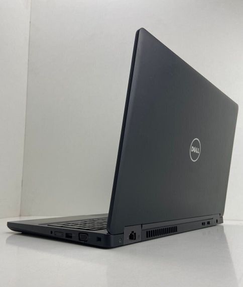 Ноутбук Dell Latitude 5580 / 15.6" (1920x1080) TN / Intel Core i5-6300U (2 (4) ядра по 2.4 - 3.0 GHz) / 16 GB DDR4 / 1000 GB SSD / Intel HD Graphics 520 / WebCam б/у | Зображення 2