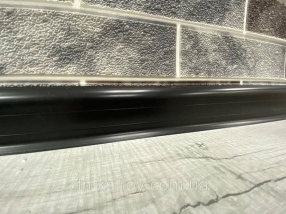 Плинтус Ideal Comfort матовый, R685 черный