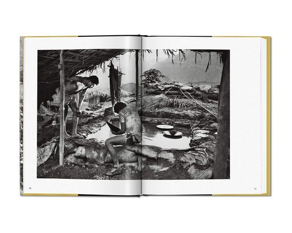 Лучшие фотографы мира книга работ Себастьяна Сальгадо Золото Sebastiao Salgado. Gold книги для фотографов | Зображення 5