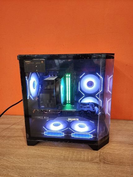 Ігровий ПК Qube Crystal Black Color Tower / AMD Ryzen 5 7500F (6 (12) ядер 3,7 - 5,0 ГГц) / 32 ГБ DDR5 / 1000 ГБ SSD M.2 / nVidia GeForce RTX 3090, 24 ГБ GDDR6X, 384-bit / 850 Вт б/в | Зображення 4