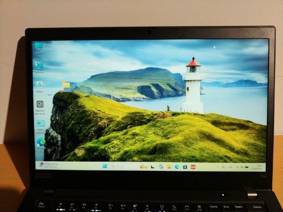 Ультрабук Б-класс Lenovo ThinkPad T14 Gen1 / 14" (1920x1080) IPS Touch / AMD Ryzen 5 Pro 4650U (6 (12) ядра по 2.1 - 4.0 GHz) / 16 GB DDR4 / 120 GB SSD / AMD Radeon RX Vega 6 / WebCam б/у | Зображення 3
