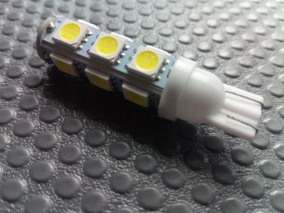 Лампа світлодіод б/ц 12V W5W T10 13SMD біла