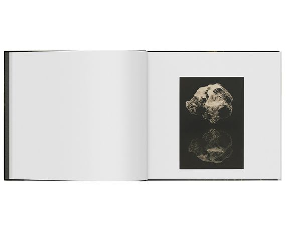 Подарункові книги для фотографів Масао Ямамото Masao Yamamoto: Kurayami фотомистецтво книга з ілюстраціями | Зображення 8