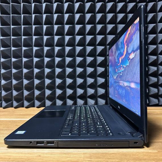 Ноутбук Dell Inspiron 15 5566 / 15.6" (1366x768) TN / Intel Core i5-6200U (2 (4) ядра по 2.3 - 2.8 GHz) / 8 GB DDR3 / 128 GB SSD / Intel HD Graphics 520 / WebCam б/у | Зображення 5