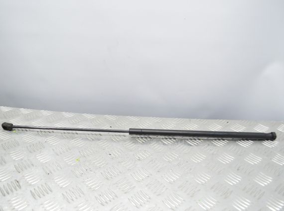 Амортизатор капота Audi A4 B6 B7 2000-2008 Газова пружина капота Ауді а4 б6 б7 8E0823359A