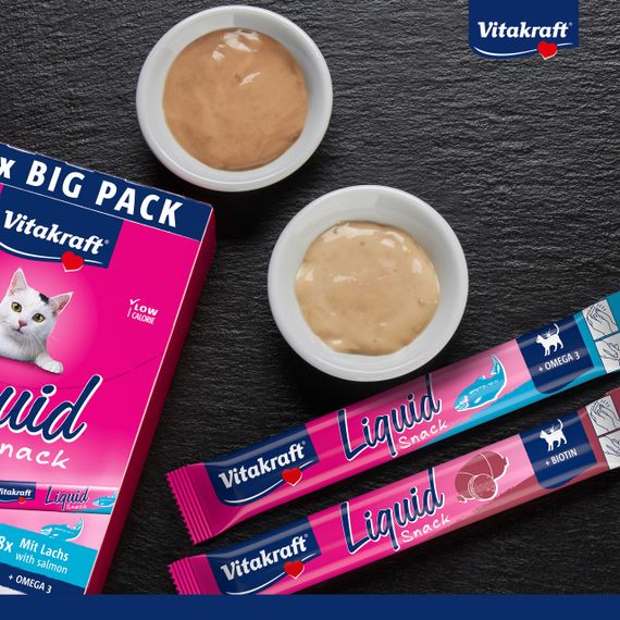 Ласощі для котів з лососем та печінкою Vitakraft Liquid Snack Salmon Liver, 16 шт х 15 гр | Зображення 2