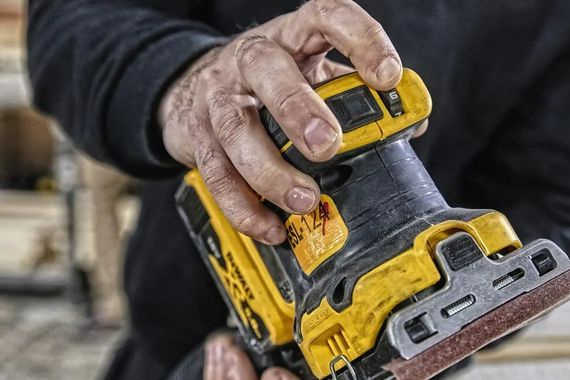 Акумуляторна вібраційна шліфмашина DeWalt без АКБ та ЗП DCW200N | Зображення 2