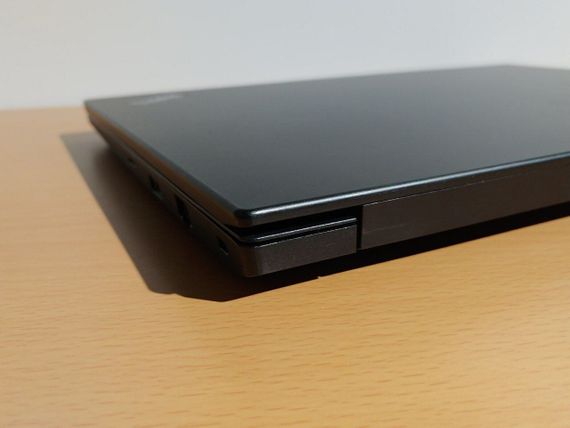 Ультрабук Б-класс Lenovo ThinkPad E485 / 14" (1366x768) TN / AMD Ryzen 7-2700U (4 (8) ядра по 2.8 - 3.8 GHz) / 8 GB DDR4 / 120 GB SSD / AMD Radeon Vega 8 Graphics / WebCam б/у | Зображення 9