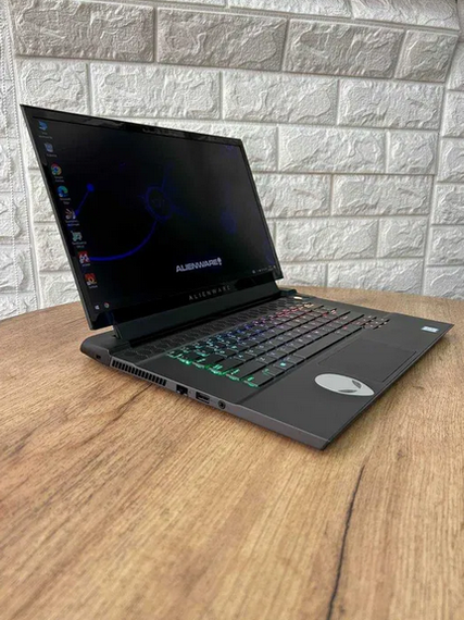 Ноутбук Dell Alienware m15 R2 15,6" FHD IPS i7 9750H 16Gb SSD 512Gb RTX 2060  Б/В | Зображення 2
