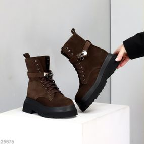 Круті високі шоколадні черевики з ремінцем натуральна замша зима 39