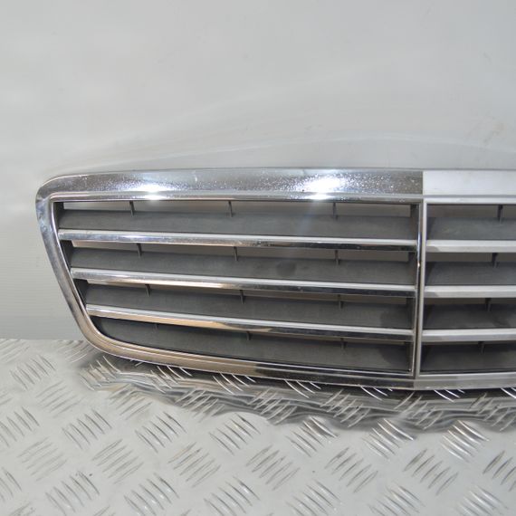 Решітка радіатора Mercedes W203 2000-2007 Решітка переднього бампера Мерседес в203 | Зображення 1