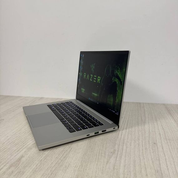 Игровой ноутбук Б-класс Razer Blade 14 RZ09-0427 / 14" (1920x1080) IPS / AMD Ryzen 9 6900HX (8 (16) ядер по 3.3 - 4.9 GHz) / 16 GB DDR5 / 512 GB SSD NVMe / nVidia GeForce RTX 3070 Ti, 8 GB GDDR6, 256-bit / WebCam б/у | Зображення 4