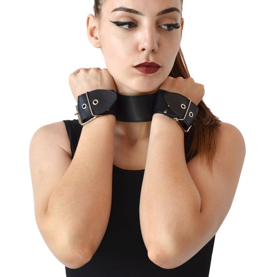 Нашийник з наручниками із натуральної шкіри Art of Sex - Bondage Collar with Handcuffs | Зображення 1